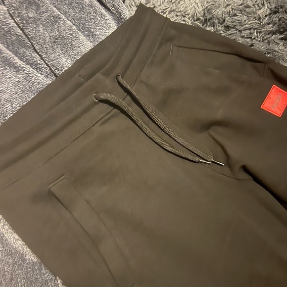 HUGO - Picture 6 of 6